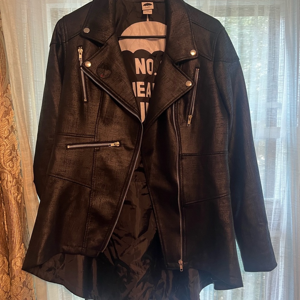 Hot Topic X Umbrella Academy “No. 3” Black Moto Jacket Size LG